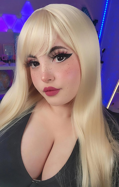 Lestplaykitty star hot pics