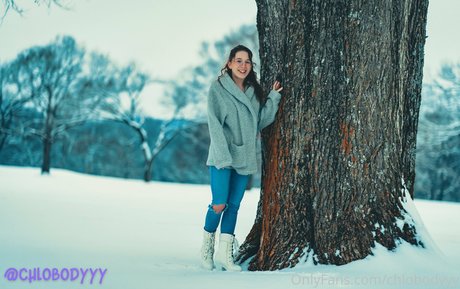 chlobodyyy nudes star photos