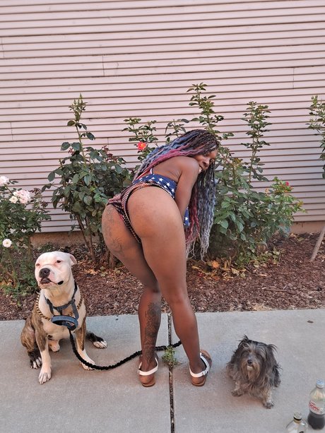 La Ebonita Hosting in Sac xxx pornstar photo