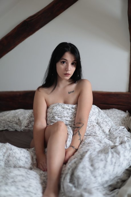 Ellyna hops Top 4 sexy model photo