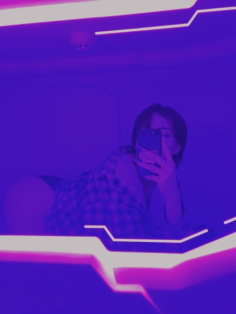 rb star pornographic photo