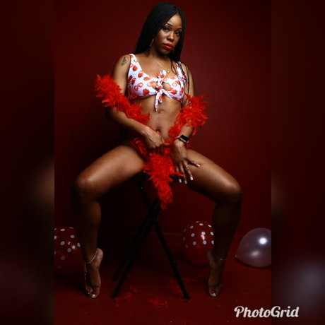 Mz Berry if you Nasty adult model archive