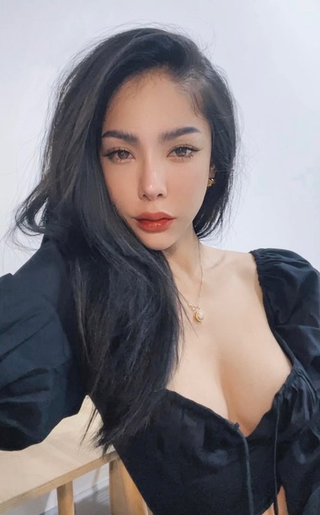 Chonrada Ladyboy naked model pics