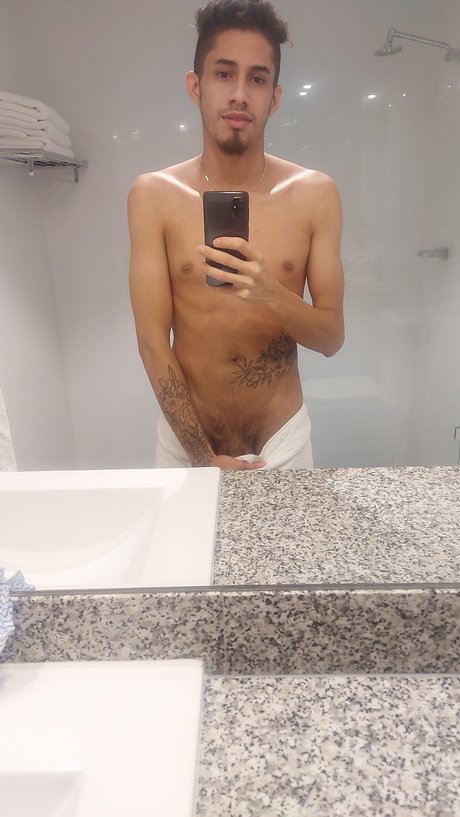 Cesarv star nude photo