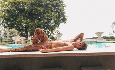 yee haw nude star image