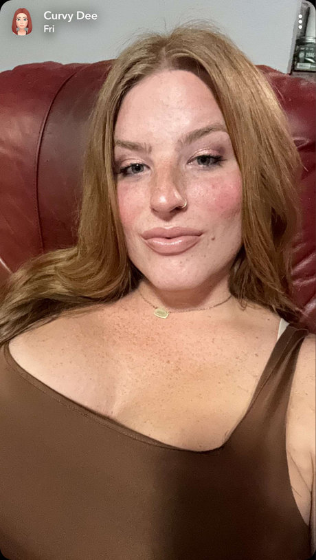 Curvy Dee perfect star pics