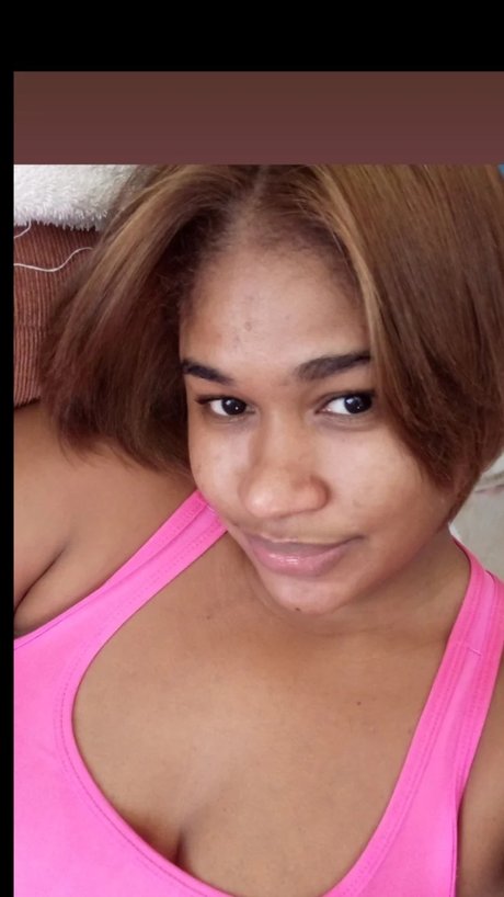Ruth Esther beautiful model pic