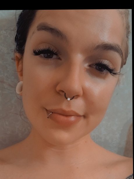Netta De Vil perfect actress image