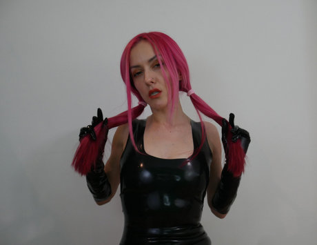 Goddess Clara Domme hd model picture