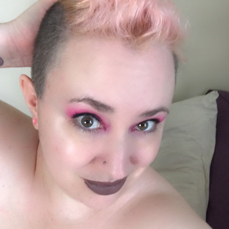 Nimue Allen BBW star beautiful pic