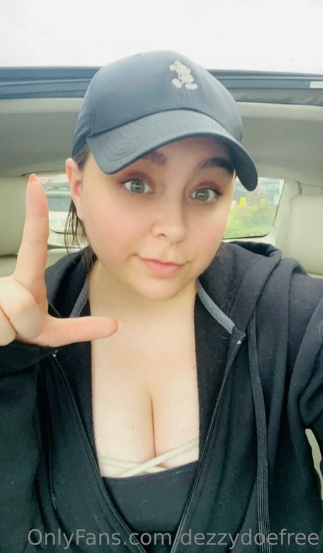 dezzydoefree erotic actress archive