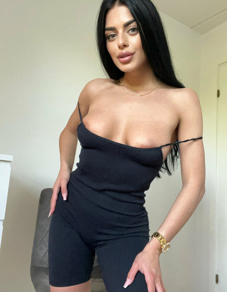 hannahswane nude star pics