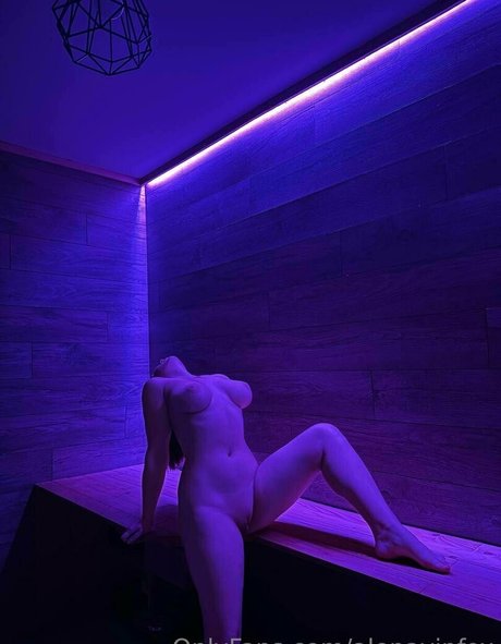 alenavipfox model xxx picture