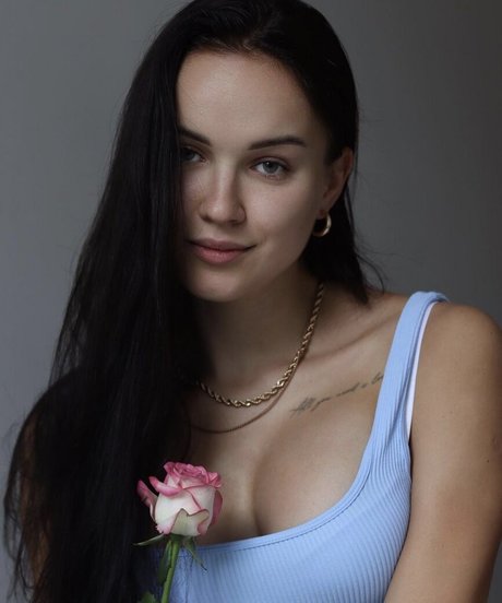Ellielli Elligoinglive profile image