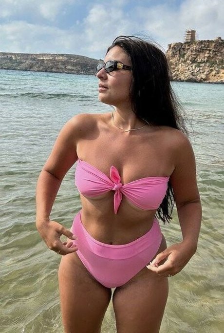 Debora Tanzo star pictures