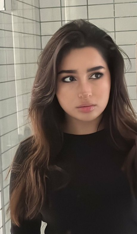 Rachel Raiychu model hd pic