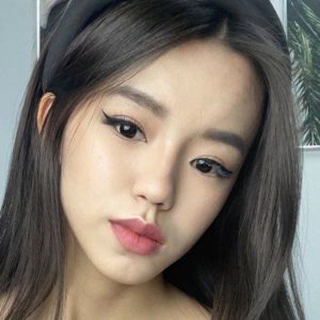 misslunacutie hot model images
