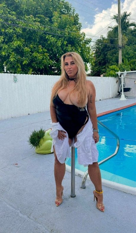 denia pettessen star perfect photo