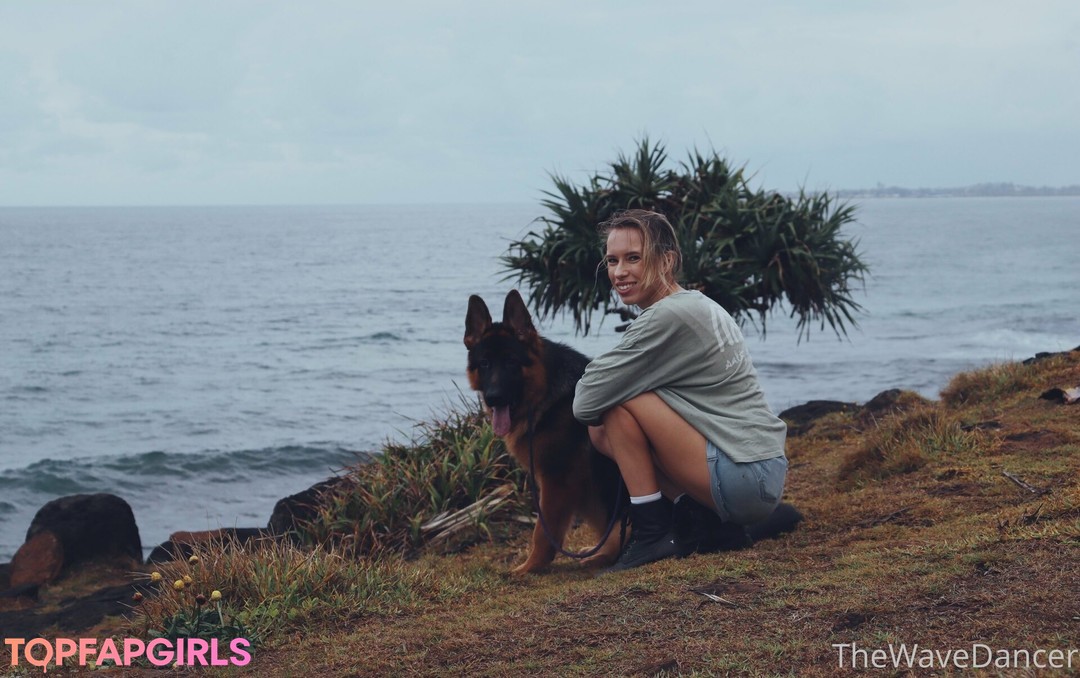 thewavedancer naked actress photo