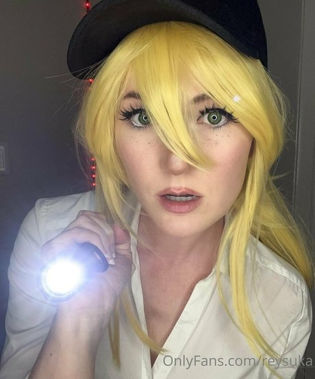 reysuka model pic