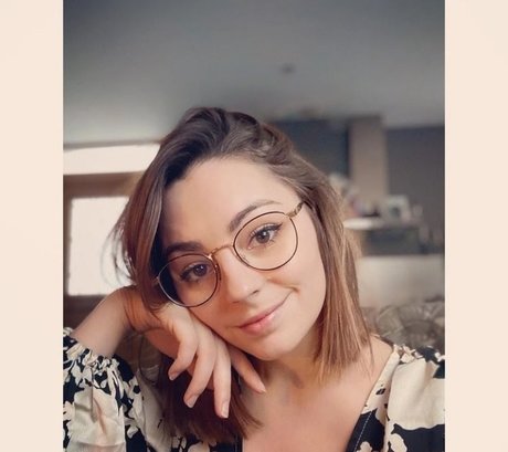 Roxane ASMR pornstar art pictures