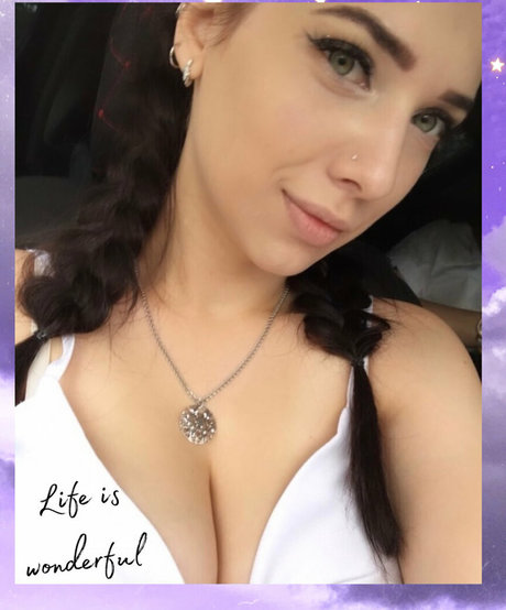 devils bride model nude photo