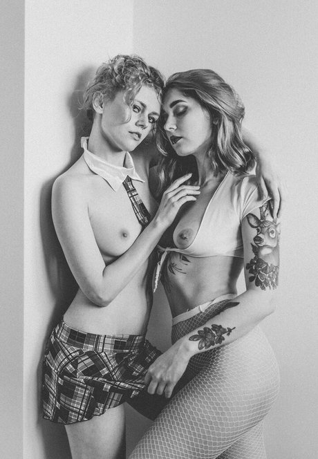 Kate Ri model nude gallery