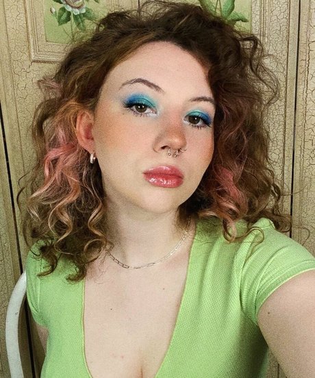 Kendi Ken ASMR sexy actress img