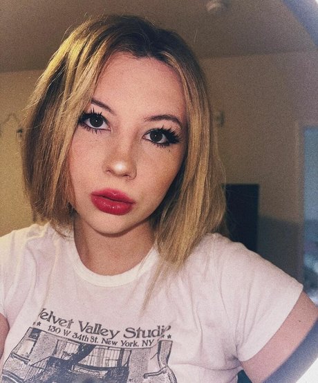 Kendi Ken ASMR pornstar photo