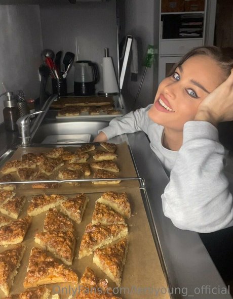 leniyoung official beautiful pornstar images