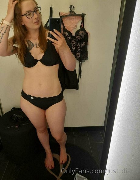 just diana nude star img