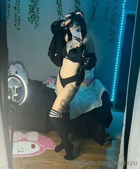 wuvkyu sexy actress pic