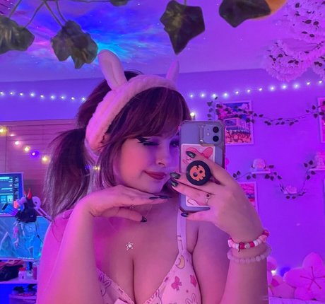 Oxxmilk naked pornstar galleries