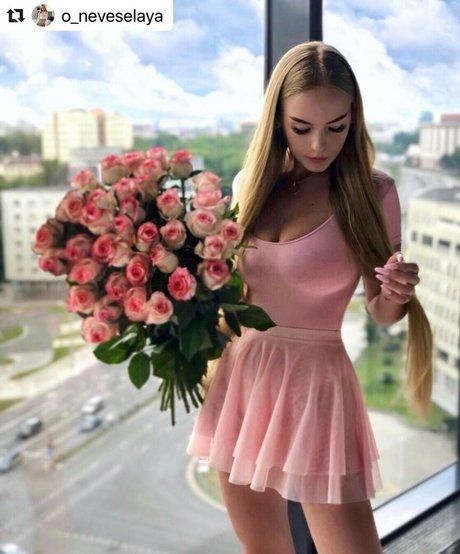 Oksana Neveselaya model hd images