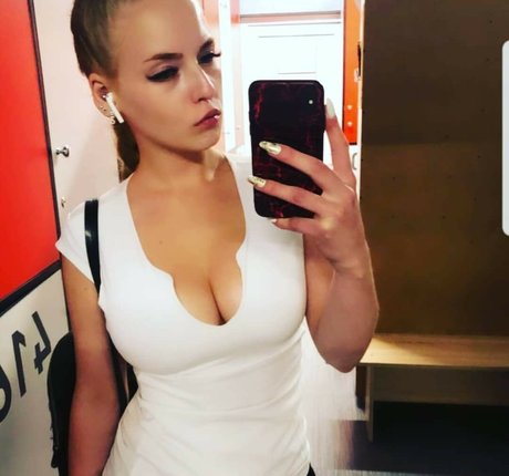Oksana Neveselaya pornographic star pic