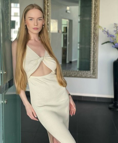 beautiful asian onlyfans free images