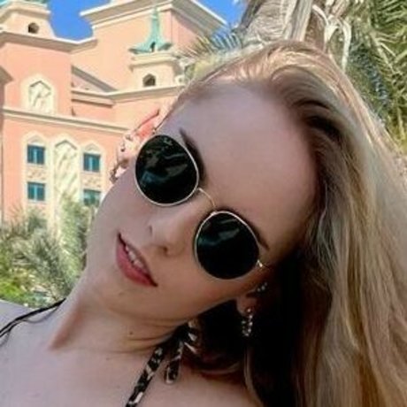 Oksana Neveselaya model images