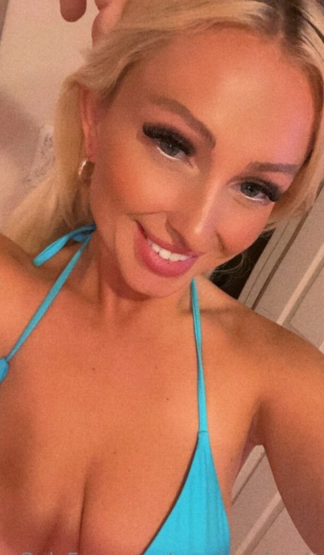courtneyhuntt nudes star pictures