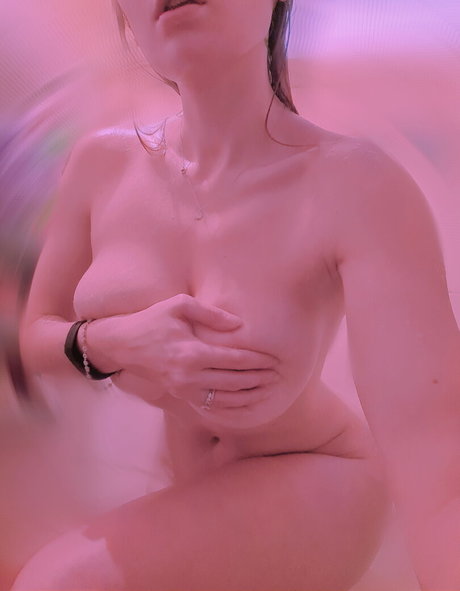 Lyllaangel pornstar naked img