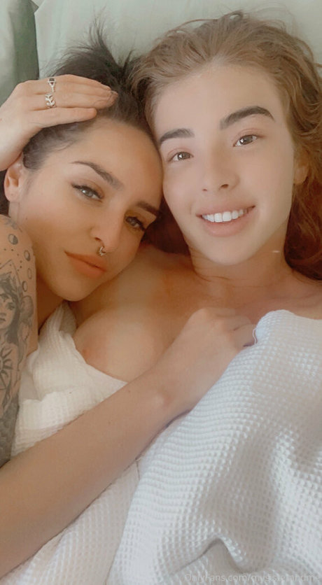 yourlesbianfantasyy model sexy pic