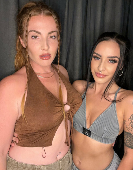 yourlesbianfantasyy sex model gallery