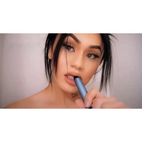 Alexathebaddy erotic star img