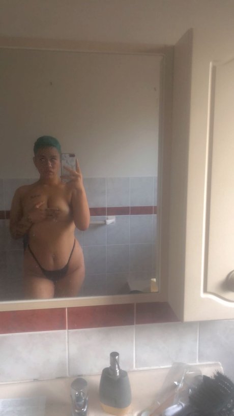 Brownxxbarbiie star naked pic