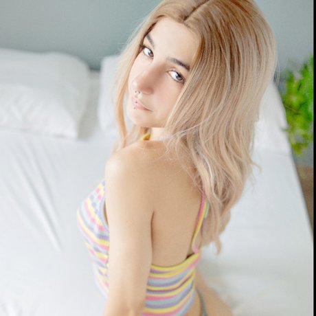 Aeon Nebula SG star nude img