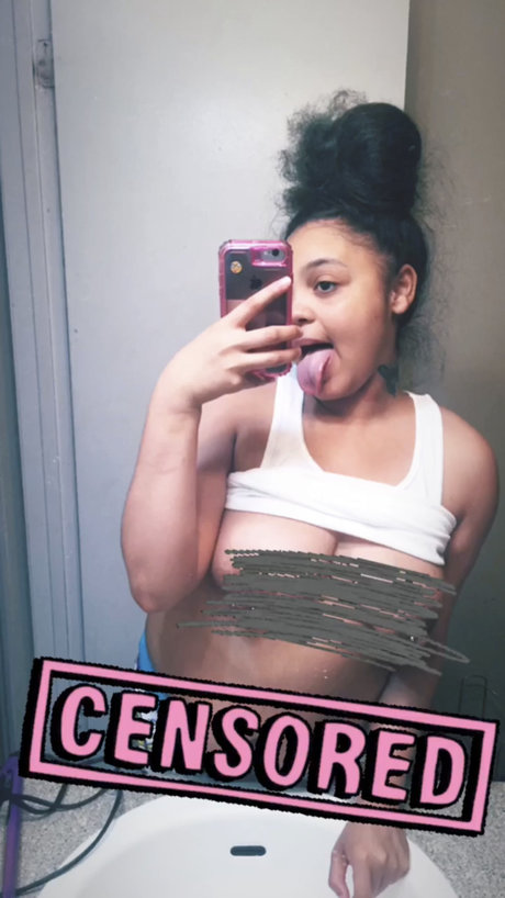 skyee nice pornstar img