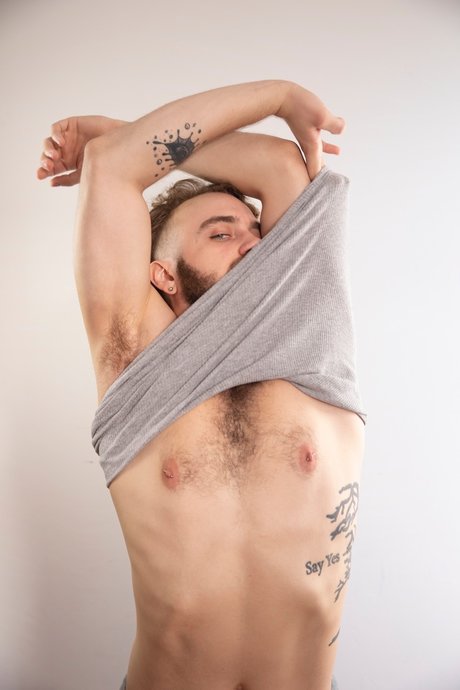 Aaron Oaks erotic model galleries