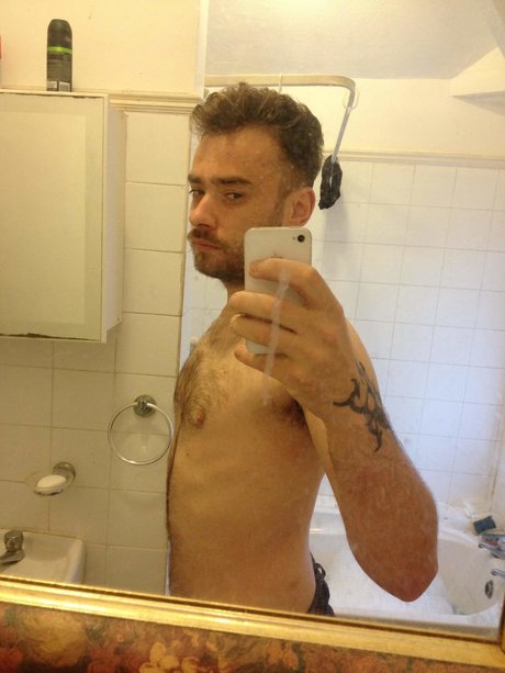 Pdiddy9000 model hot pic
