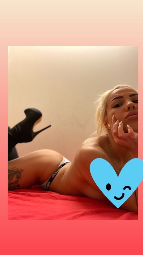 Alecsandraa model art picture