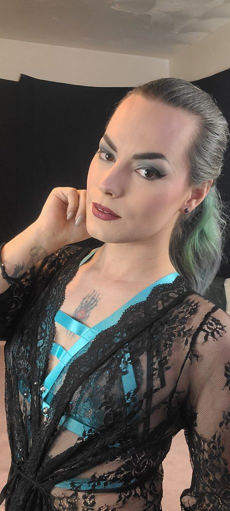 Alecta Arcana star xxx pics