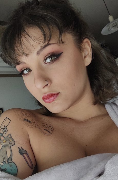 Mulisa Maze star naked photos